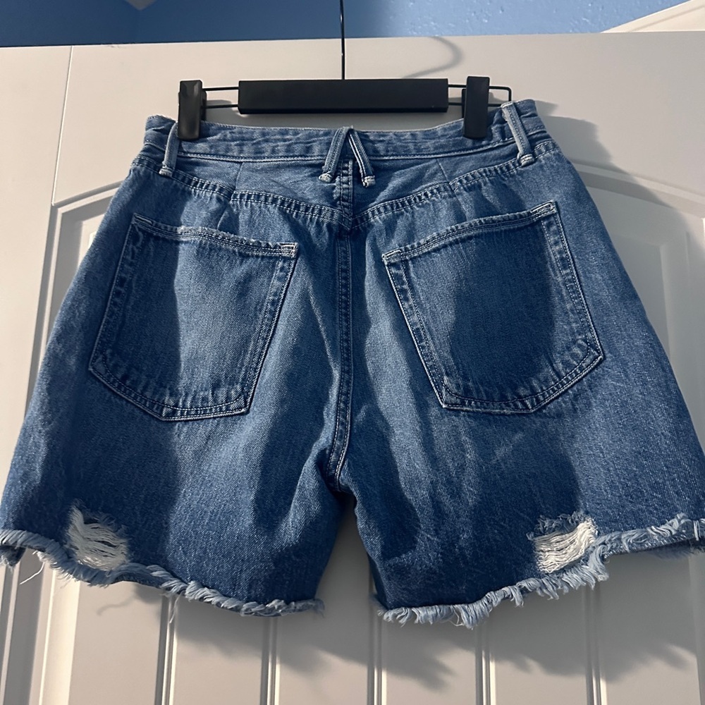 Good American Frayed Hem Blue Jean Shorts - Picture 2 of 3